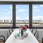 Waterfront 7601 Marina Apartman *